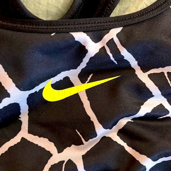 Nike short set - Picture 3 of 9